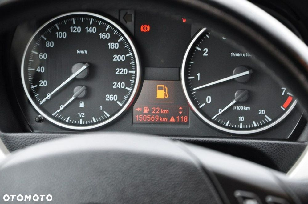 BMW Seria 3 325i Edition Exclusive - 32