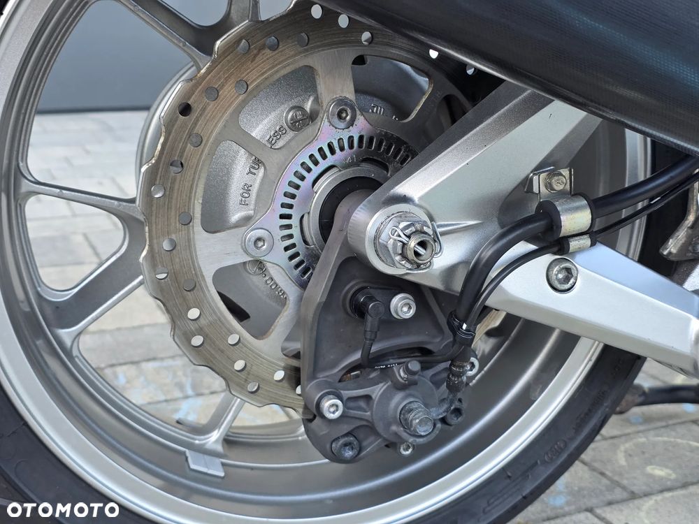 Kawasaki GTR - 9