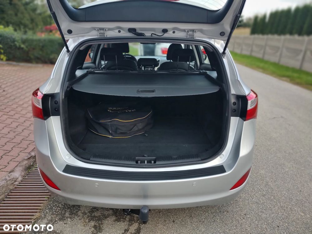 Hyundai i30 1.6 Classic + - 9