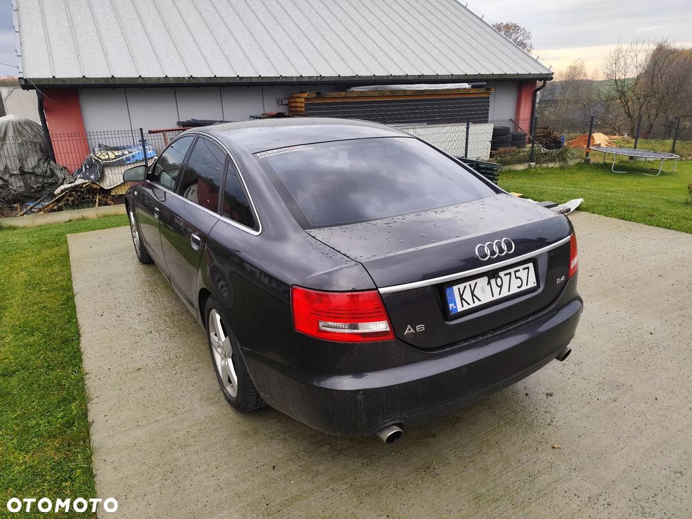 Audi A6 Limousine 2.4 - 5