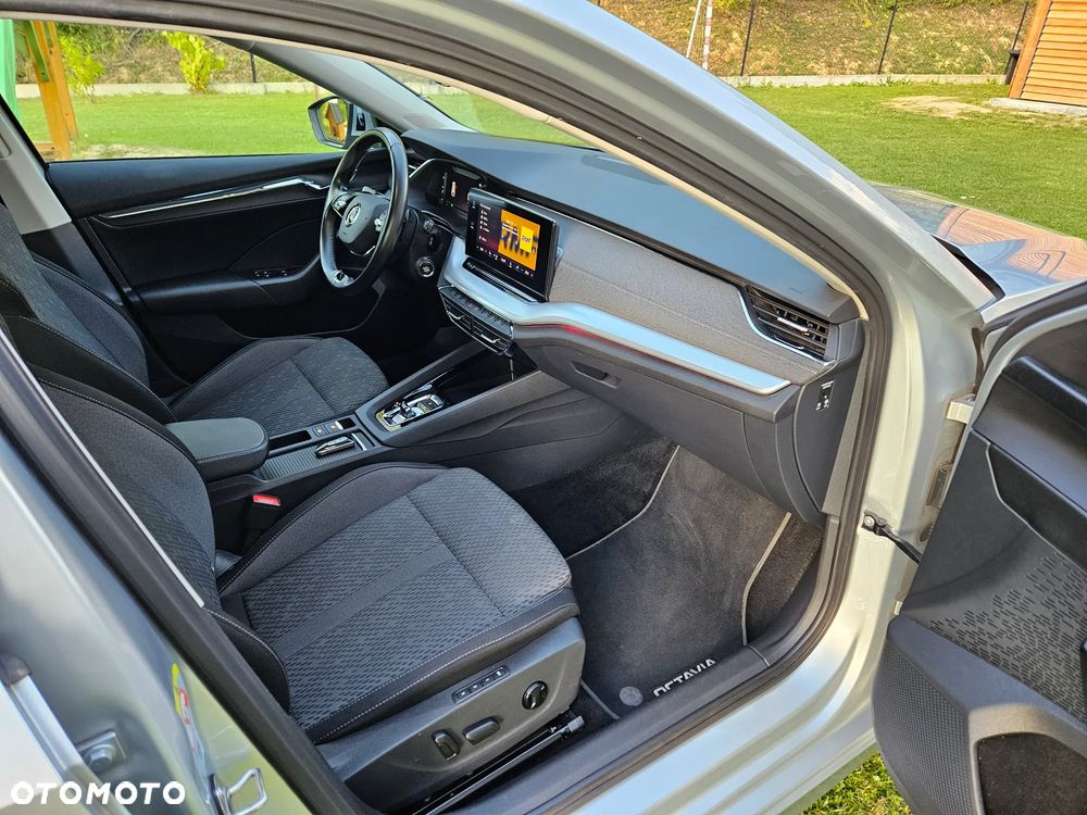 Skoda Octavia 2.0 TDI DSG Ultimate - 24