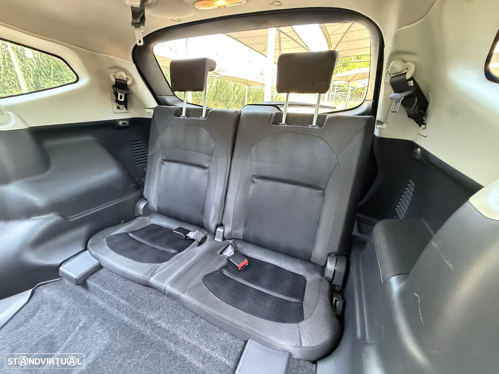 Nissan Qashqai +2 - 19