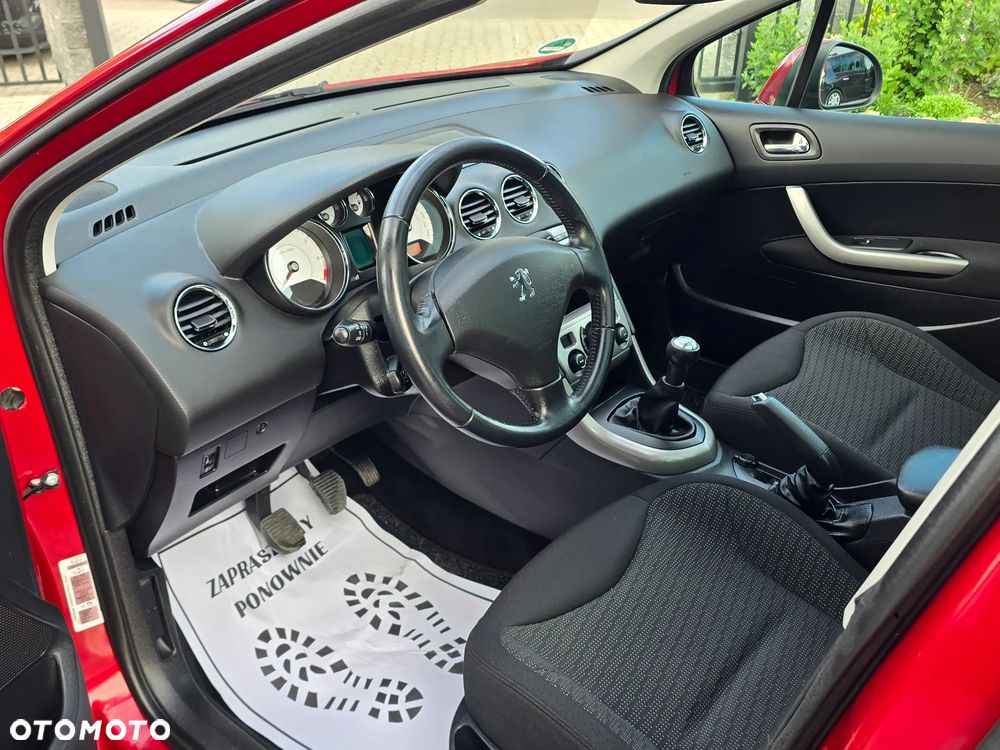 Peugeot 308 1.6 Premium Plus - 26