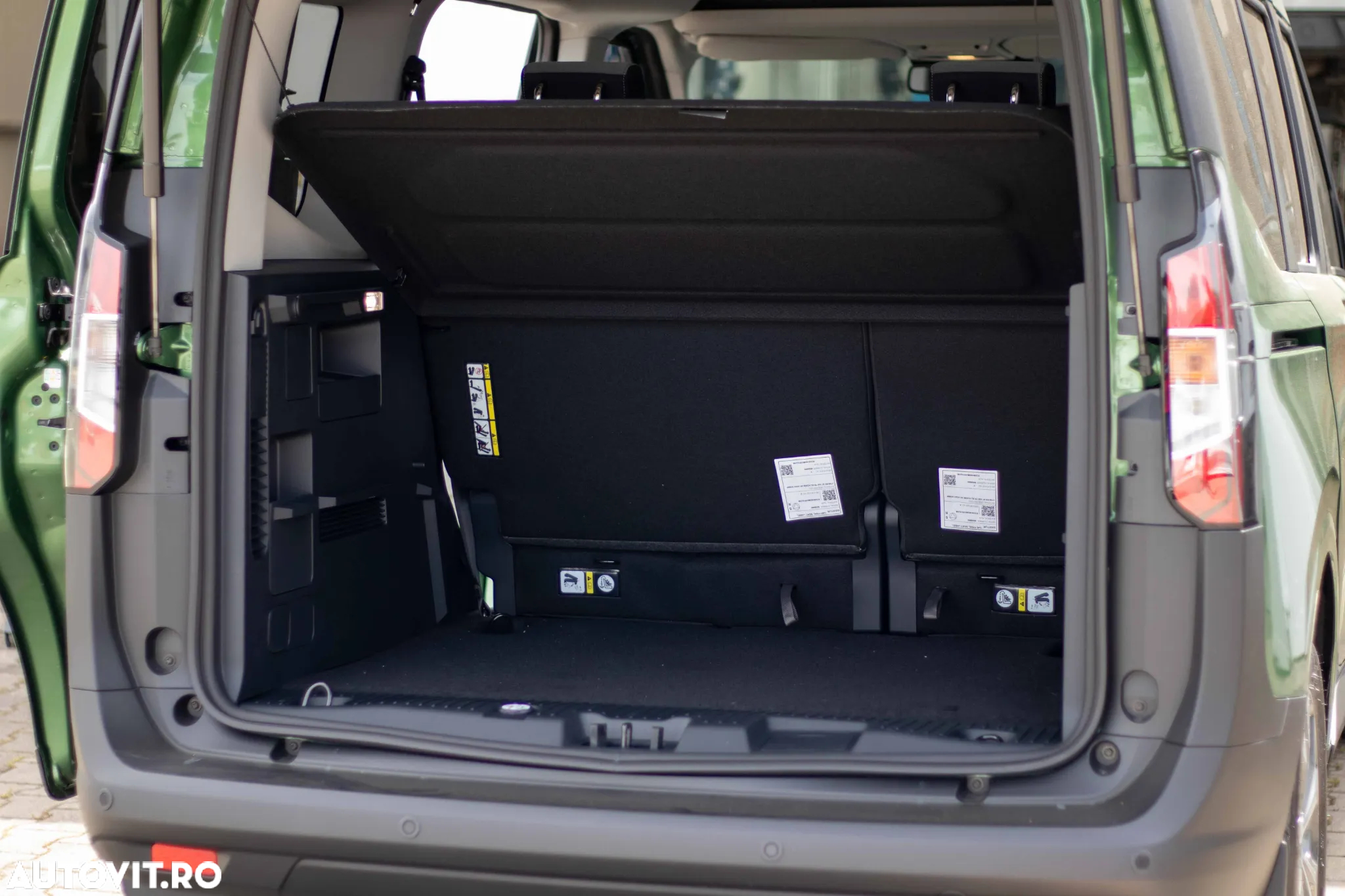 Ford Tourneo Courier 1.0 EcoBoost Titanium - 32