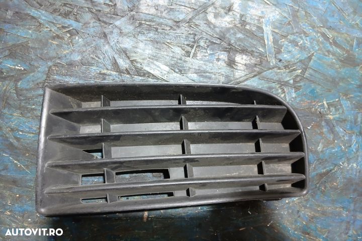 Grila bara fata dreapta Volkswagen VW Golf 5 [2003 - 2009] Hatchback - 1