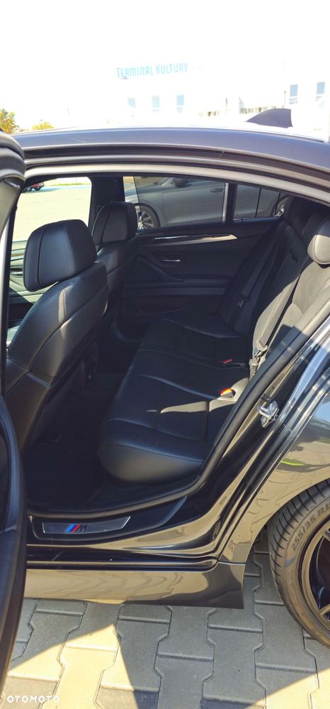 BMW Seria 5 535i xDrive - 14