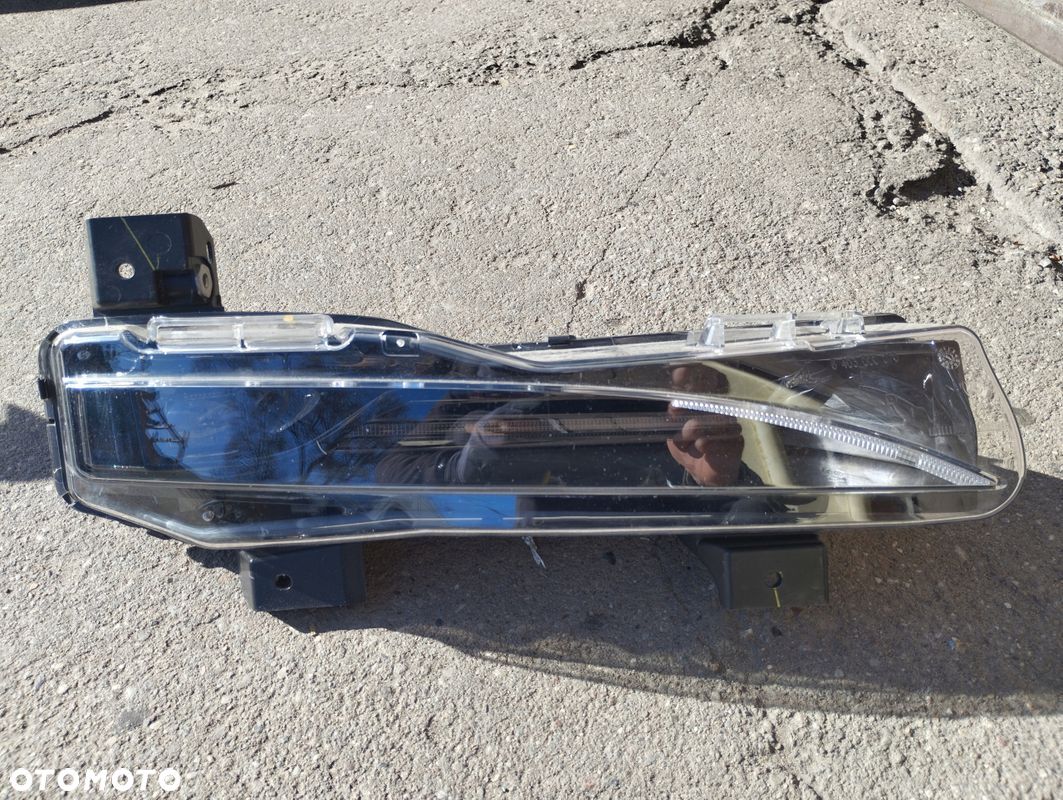Halogen LED prawy Telsa S LIFT 2021-^ P1649248-00-C - 1