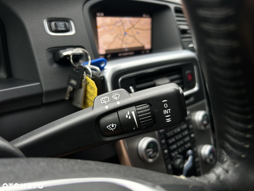 Volvo V40 Cross Country D3 Geartronic Momentum - 29