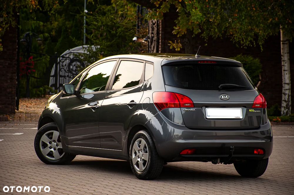 Kia Venga - 15