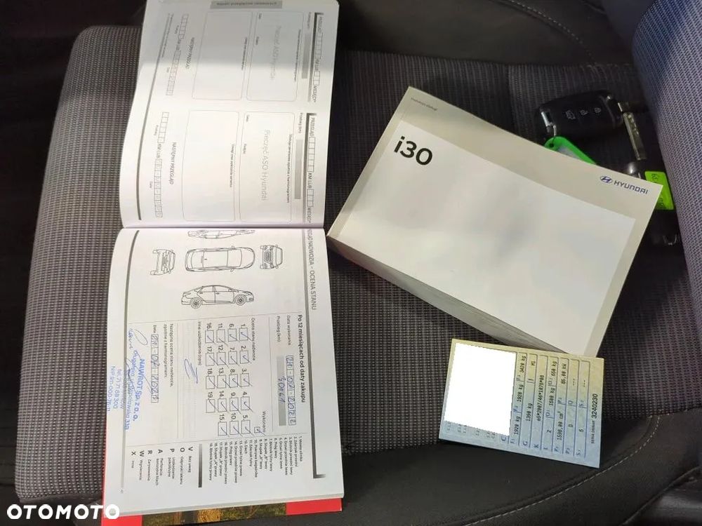 Hyundai i30 1.6 D Classic + - 15