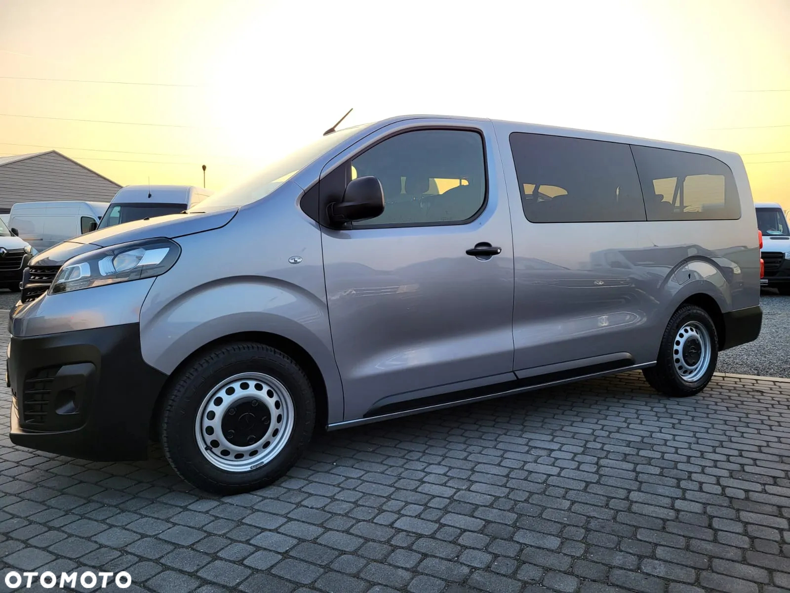 Opel VIVARO 1.6 CDTI - MAXI 9 OSÓB-KLIMA-ŁADNY-NAVI - 4