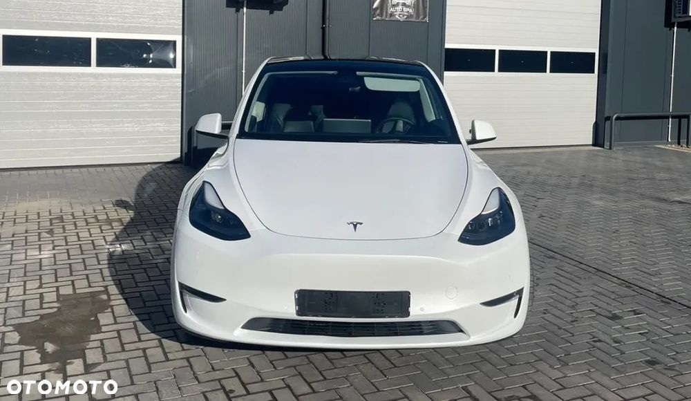 Tesla Model Y 2022 photo 2
