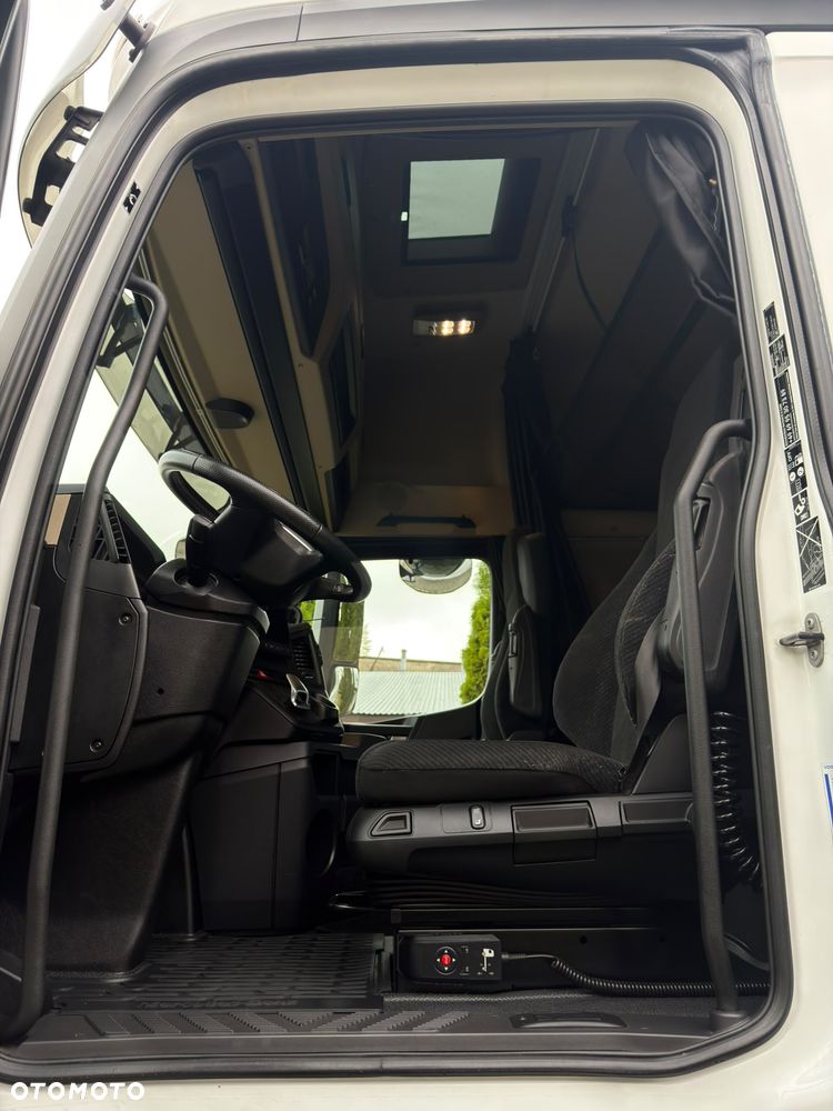 Mercedes-Benz 1848 GIGA SPACE - 19