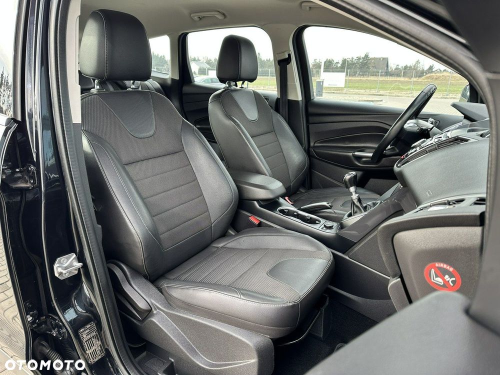 Ford Kuga 1.6 EcoBoost 2x4 Titanium - 17