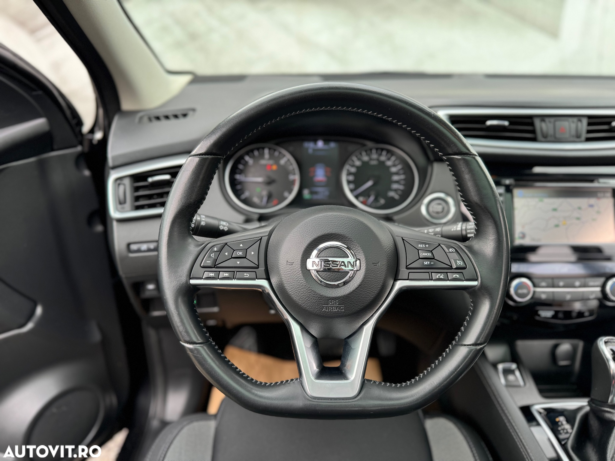 Nissan Qashqai 1.6 DCI Xtronic TEKNA - 26