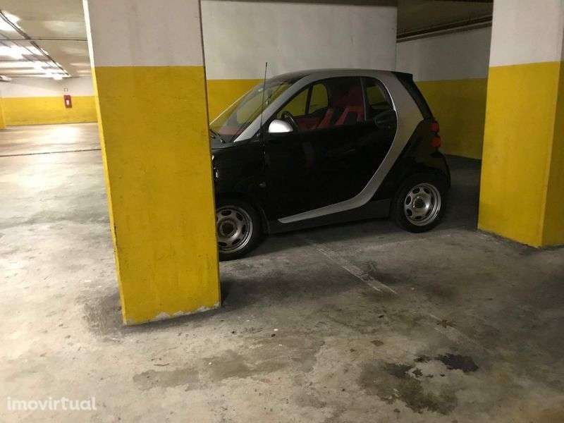 Lugar de garagem pequeno . Prelada - Grande imagem: 2/4