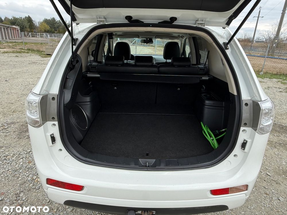 Mitsubishi Outlander 2.0 4WD Top - 19