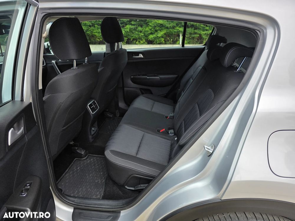 Kia Sportage 1.6 DSL MHEV 7DCT HP 4x2 Style - 9