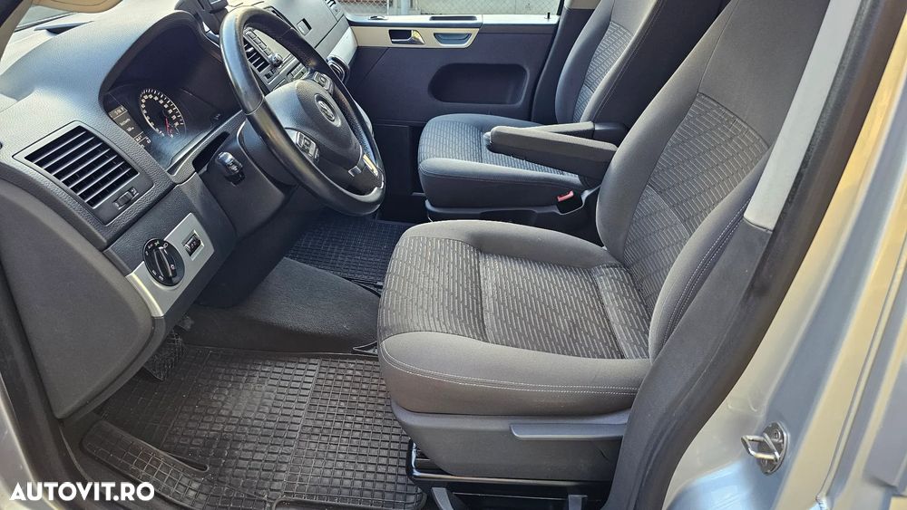 Volkswagen Multivan - 13