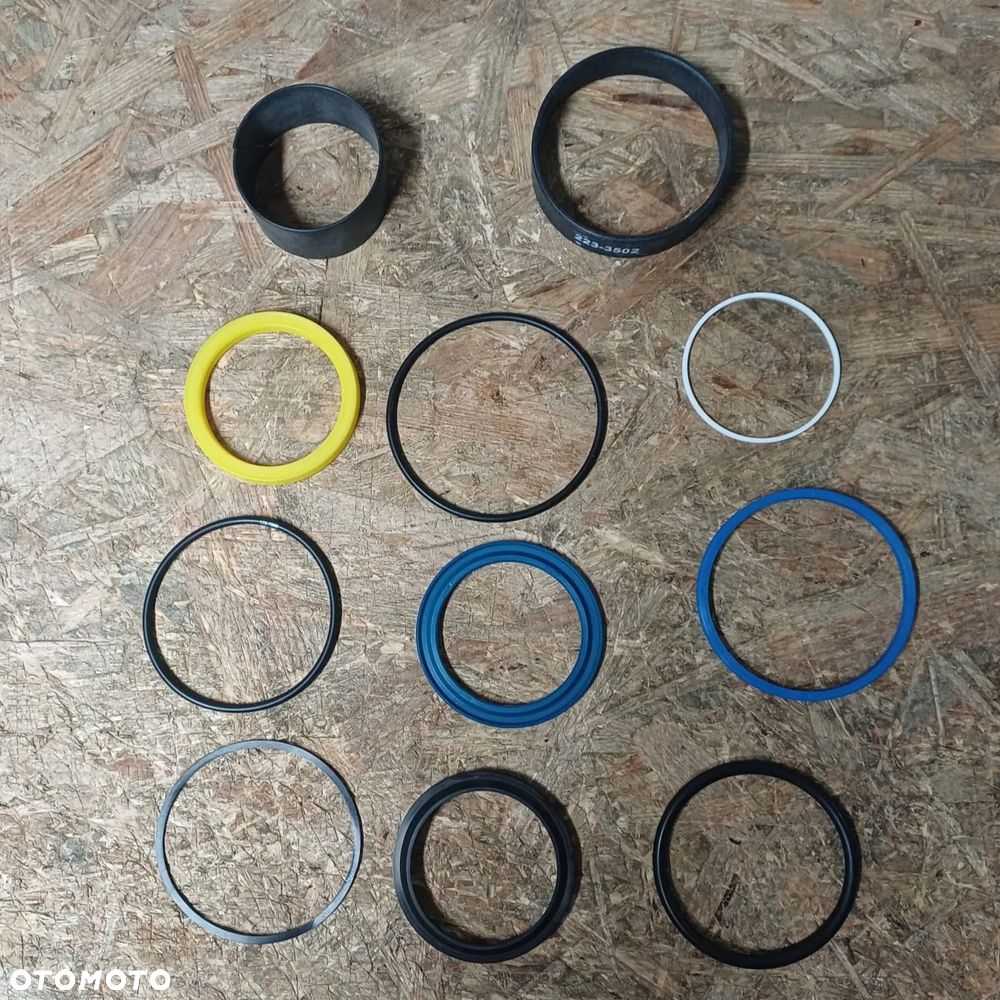 Komplet uszczelnień siłownika hydraulicznego łyżki/ramienia 3651283 OEM - 2