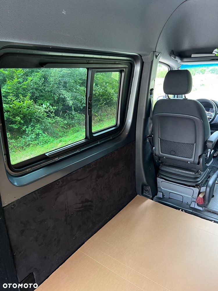 Mercedes-Benz Sprinter - 14
