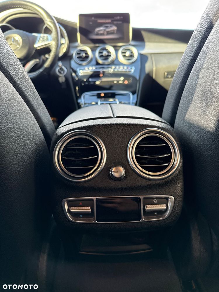 Mercedes-Benz Klasa C 250 7G-TRONIC - 28