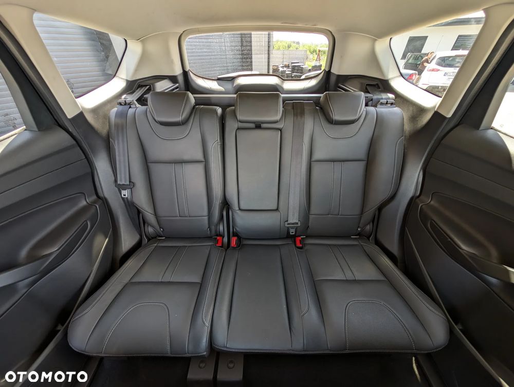 Ford Kuga 2.0 TDCi 4x4 Titanium - 38