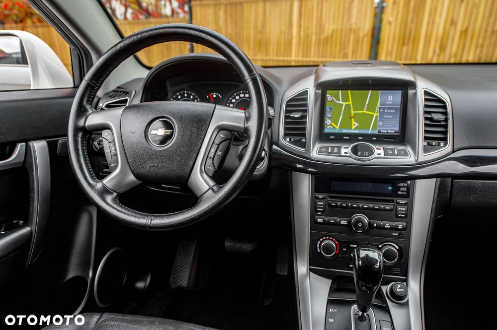 Chevrolet Captiva 3.0 V6 LTZ - 24