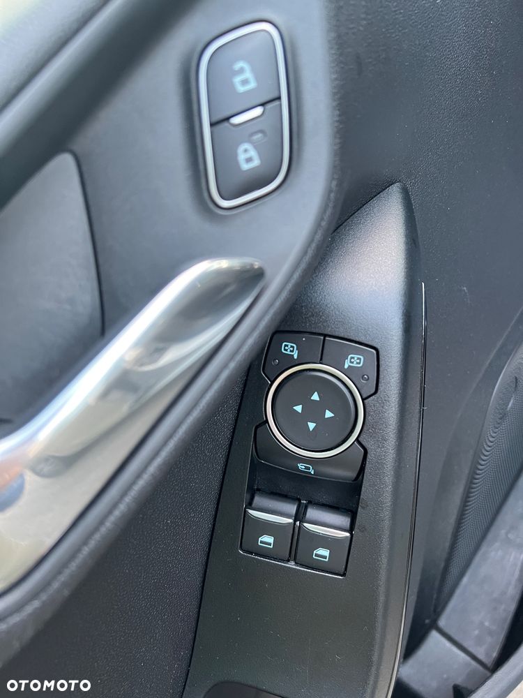 Ford Fiesta 1.1 S&S COOL&CONNECT - 23