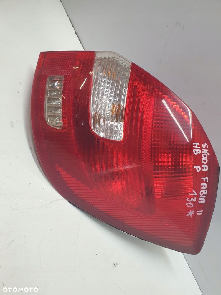 LAMPA TYLNA PRAWA TYŁ PRAWY SKODA FABIA II HB - 2