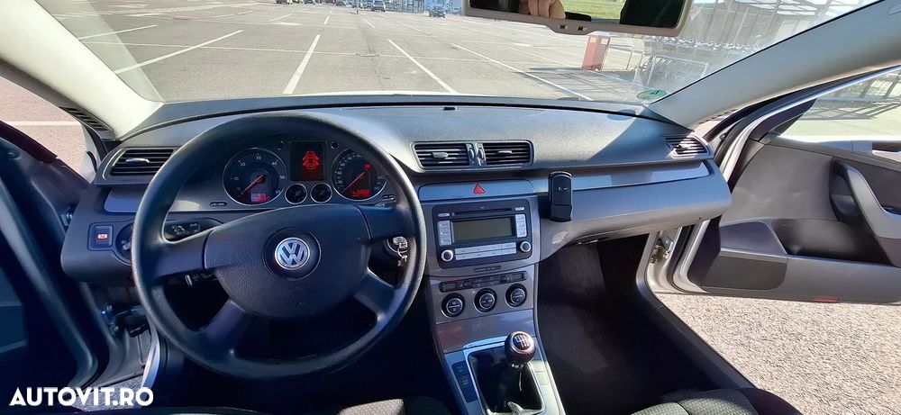 Volkswagen Passat 2.0 TDI DPF Comfortline - 8