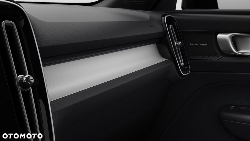 Volvo XC 40 B3 Plus Dark - 4