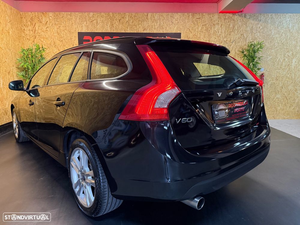 Volvo V60 2.0 D3 Momentum Start/Stop - 20