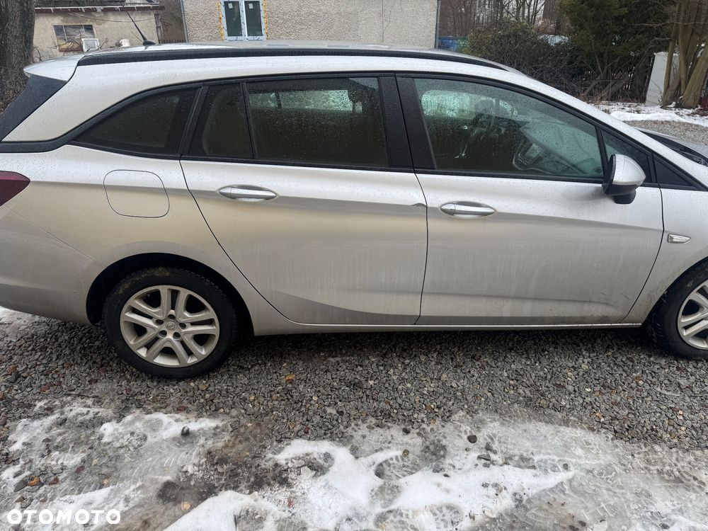 Opel Astra 1.6 CDTI Sport - 11