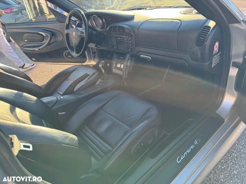 Porsche 911 Carrera 4S - 7