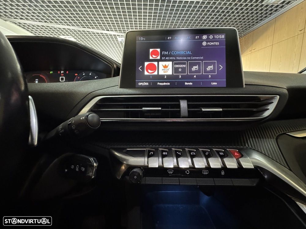 Peugeot 5008 1.5 BlueHDi Allure Pack EAT8 - 19