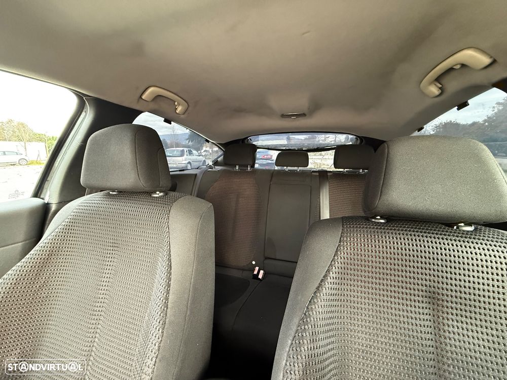 Citroën C4 Coupé 1.6 HDi 110 VTR Pack - 4