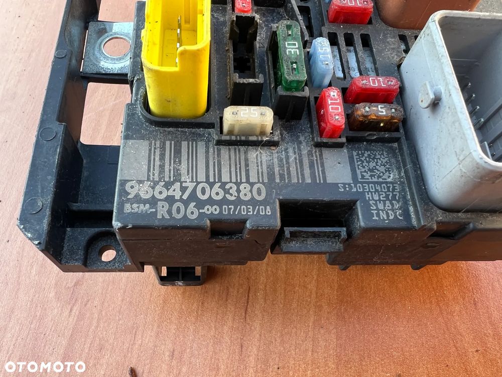 Moduł sterownik PEUGEOT CITROEN BSM 9664706380 R06 - 2