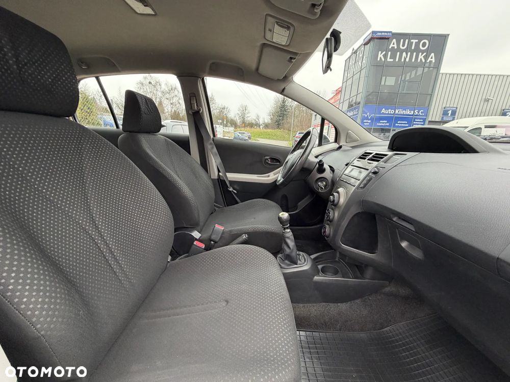 Toyota Yaris 1.33 Active - 11