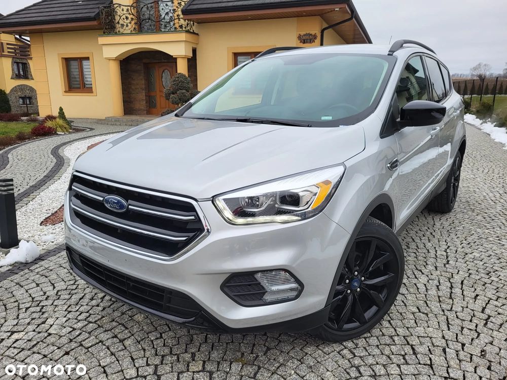 Ford Kuga - 1