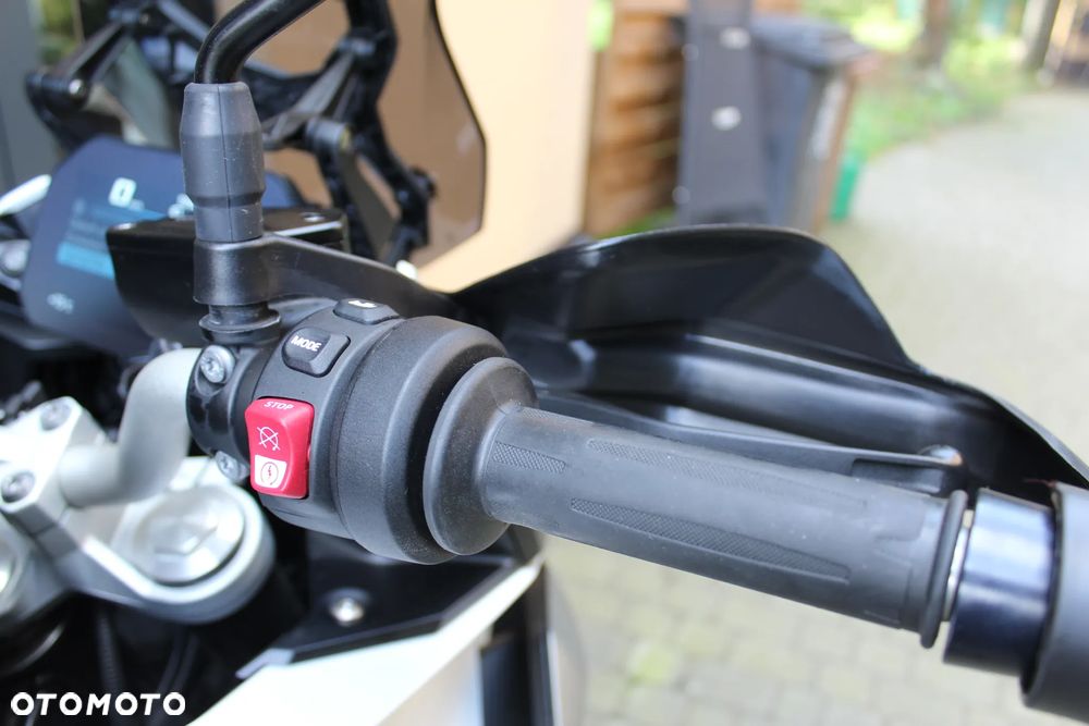 BMW XR - 19