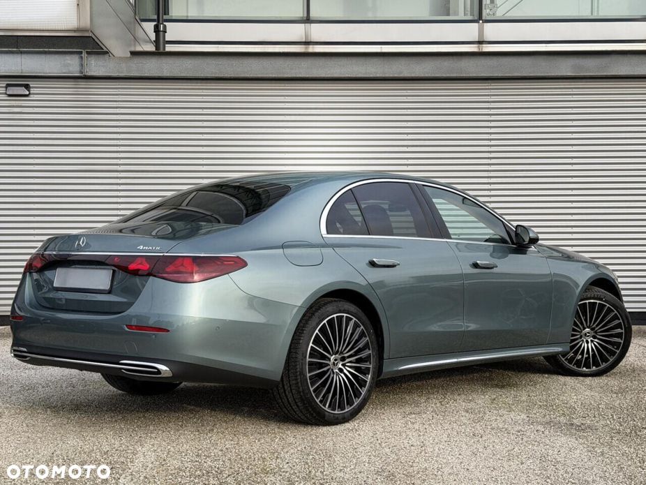 Mercedes-Benz Klasa E 220 d mHEV 4-Matic Exclusive 9G-Tronic - 2