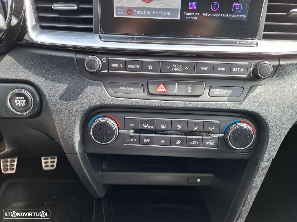 Kia Ceed SW 1.6 CRDi TX+SRF - 29