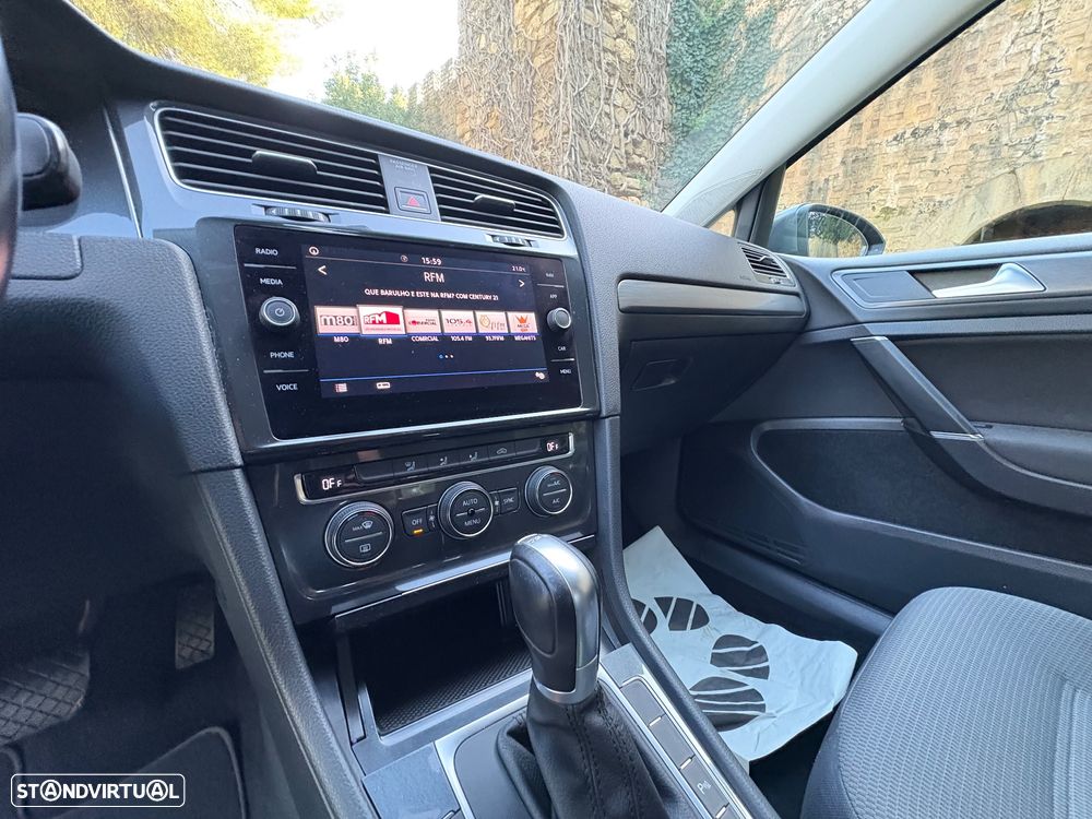 VW Golf 1.6 TDI Confortline DSG - 9