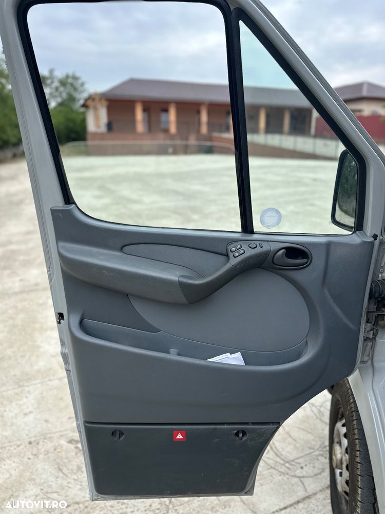 Mercedes-Benz Sprinter - 11