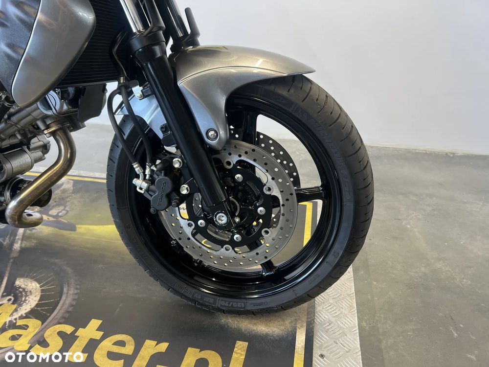 Suzuki Gladius - 20