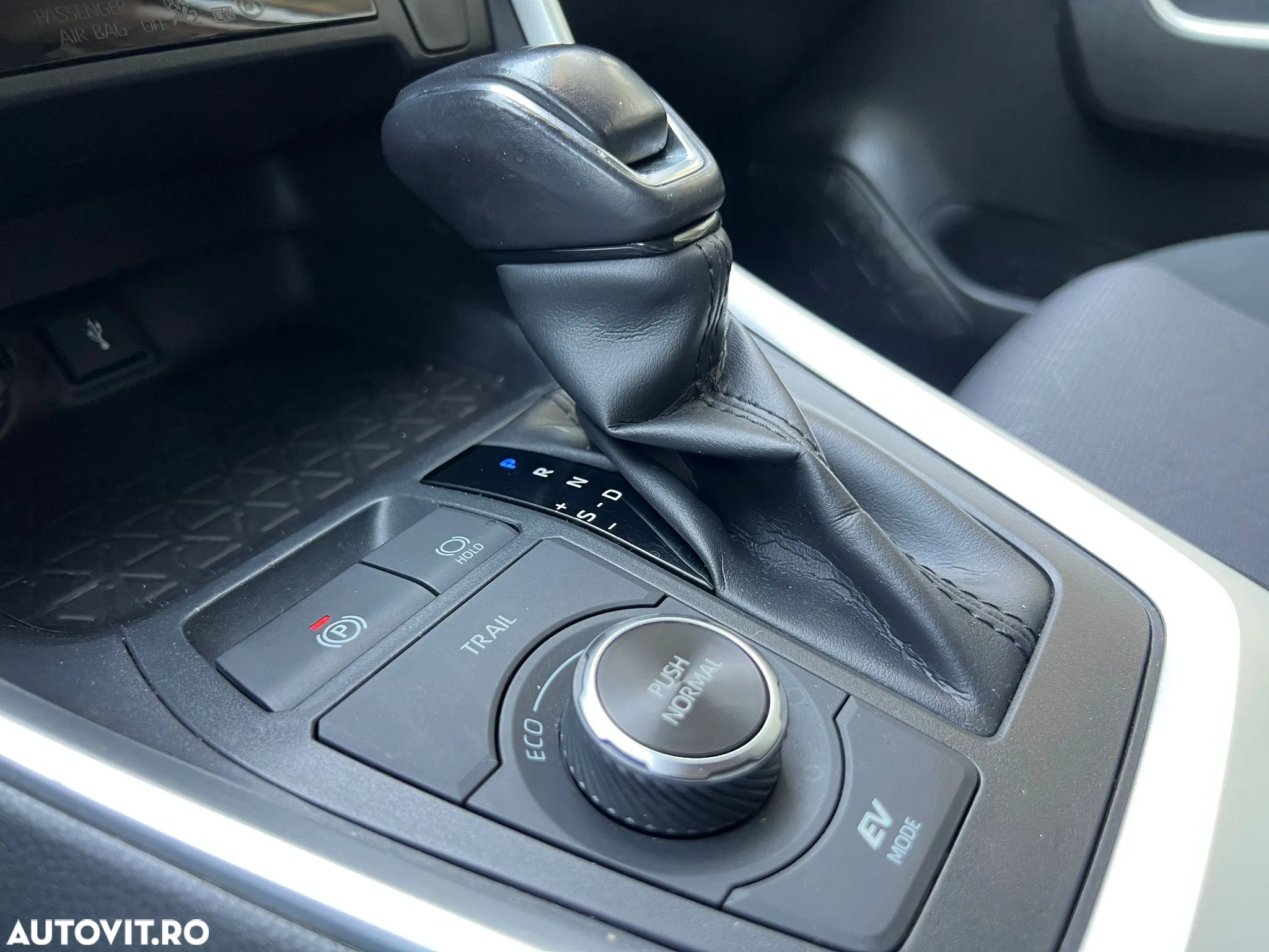 Toyota RAV4 - 26