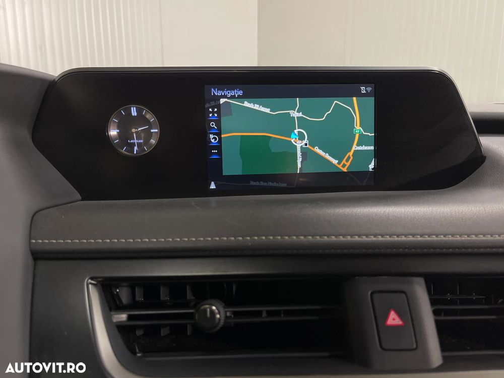 Lexus UX 250h Business Edition - 14