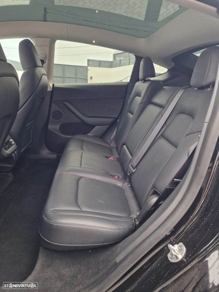 Tesla Model Y Long Range Dual Motor AWD - 13