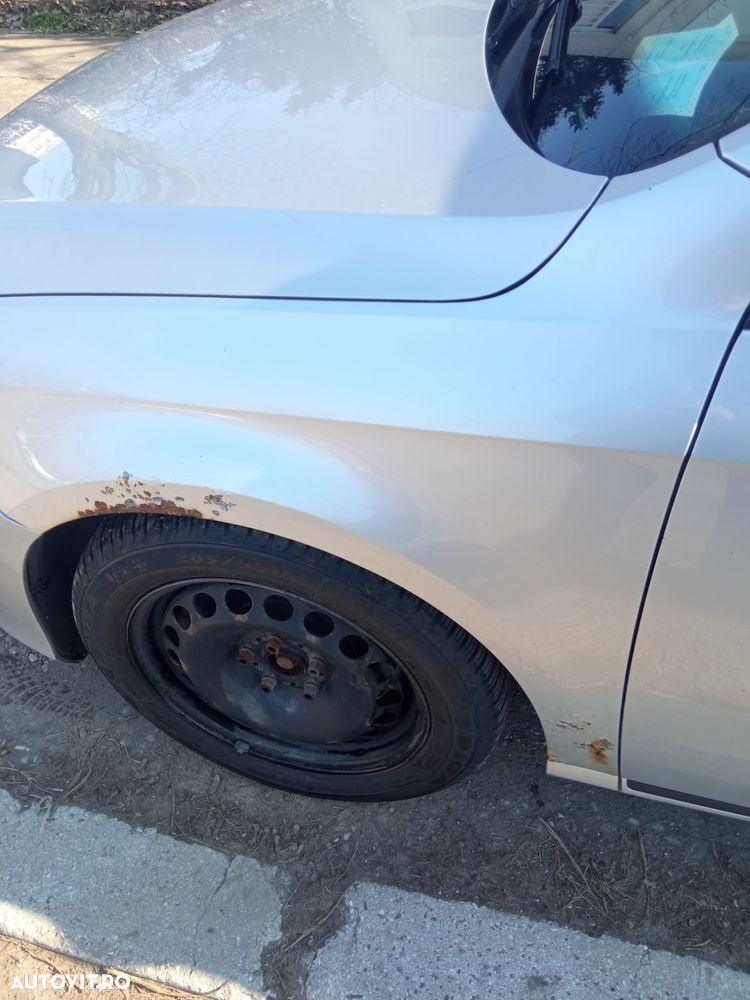 Volkswagen Passat 1.6 TDI DPF BlueMotion Technology Comfortline - 5